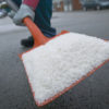 Противогололедные реагенты для пешеходных дорожек и тротуаров